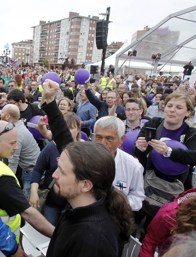 Miles de personas en el mitin de Podemos en Oviedo