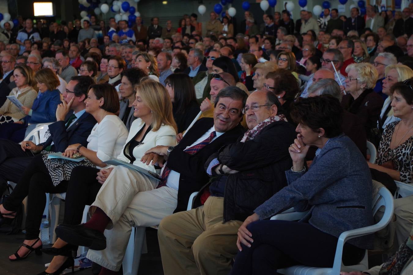 Más de un millar de personas en el mitin central de Foro en Gijón