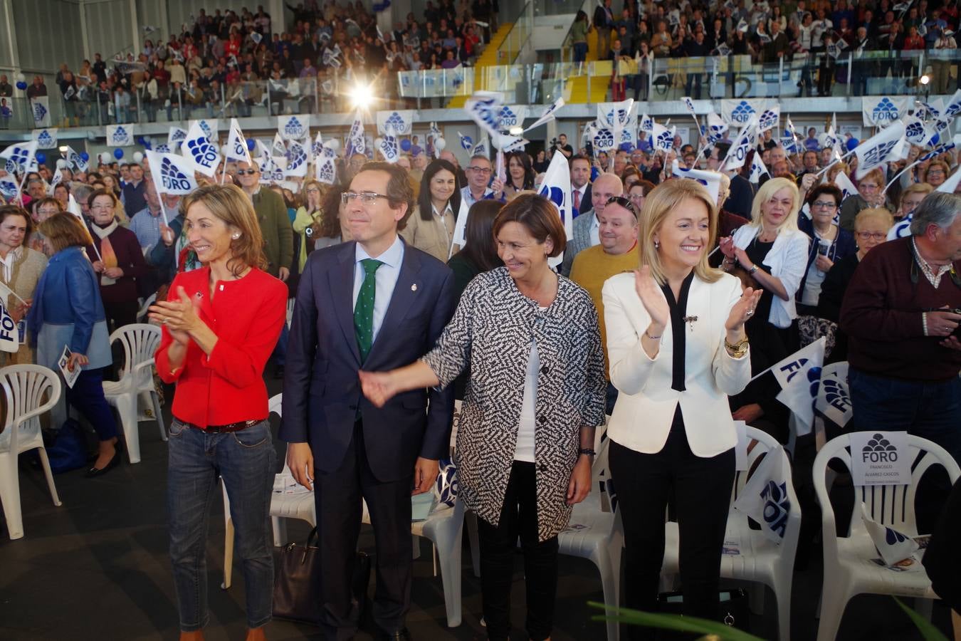 Más de un millar de personas en el mitin central de Foro en Gijón