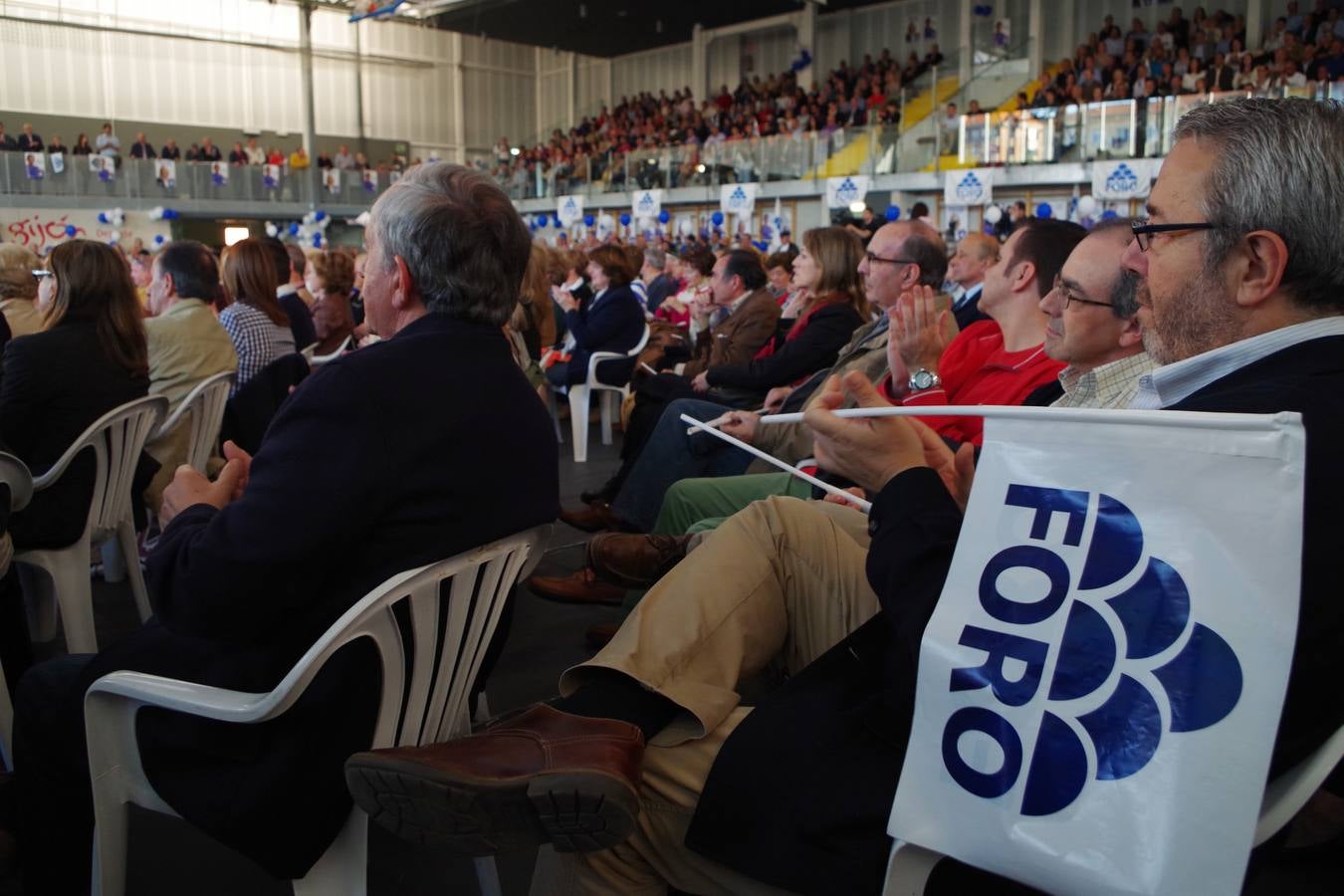 Más de un millar de personas en el mitin central de Foro en Gijón