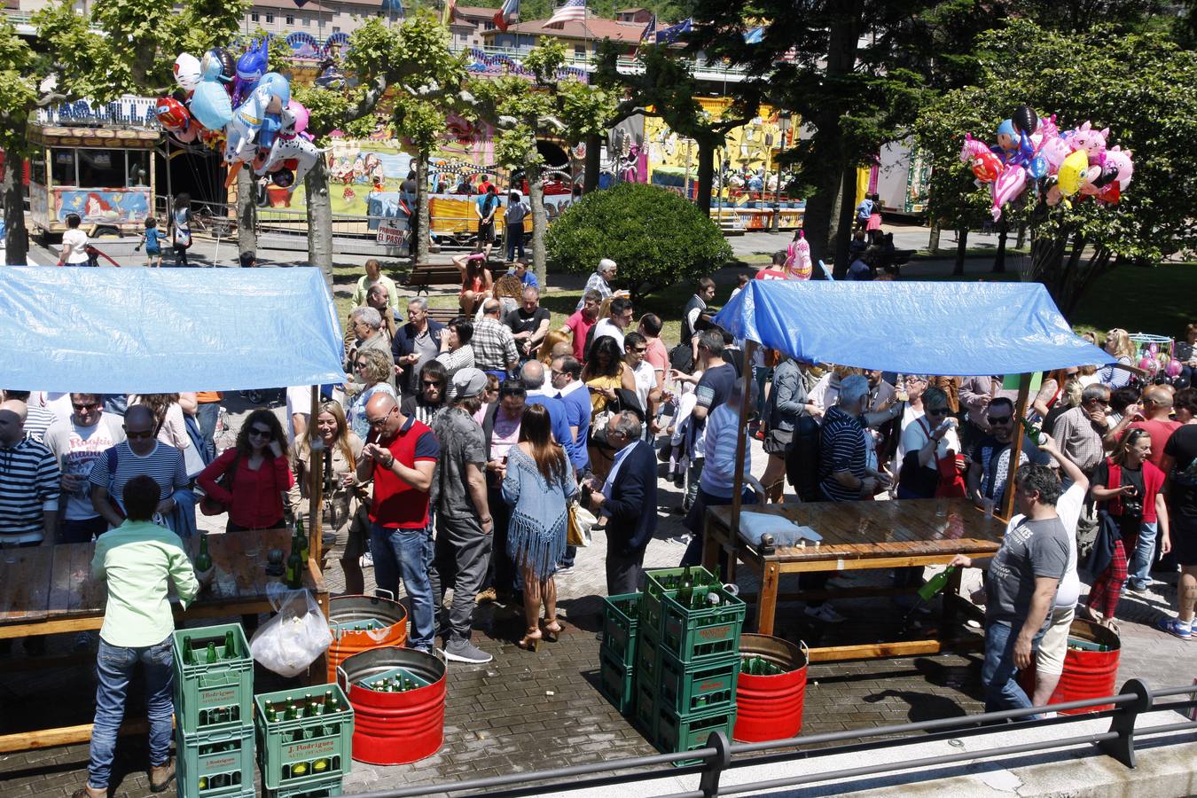 Fiesta del Descorche en El Entrego