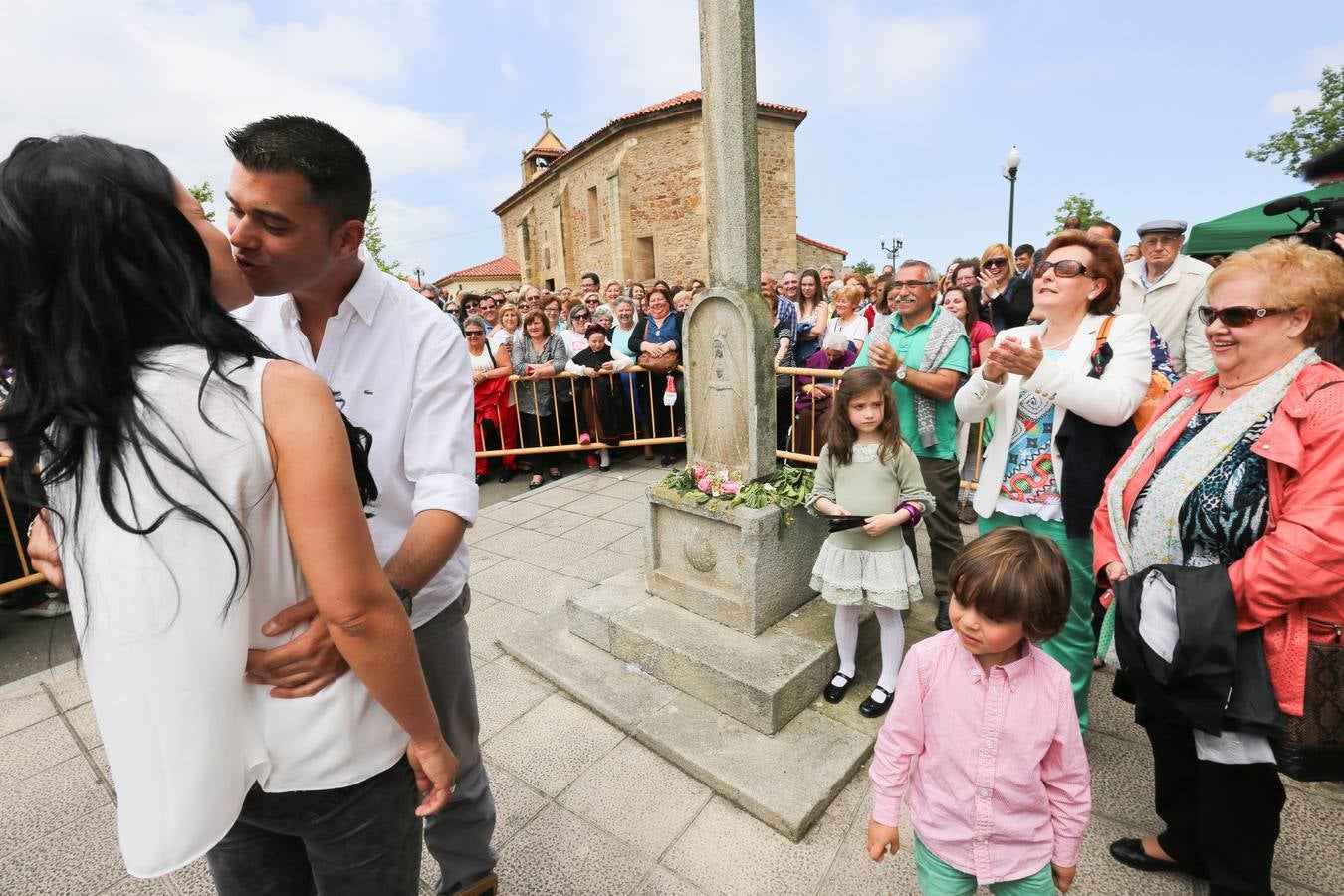 El Puchero estalla en 130 besos