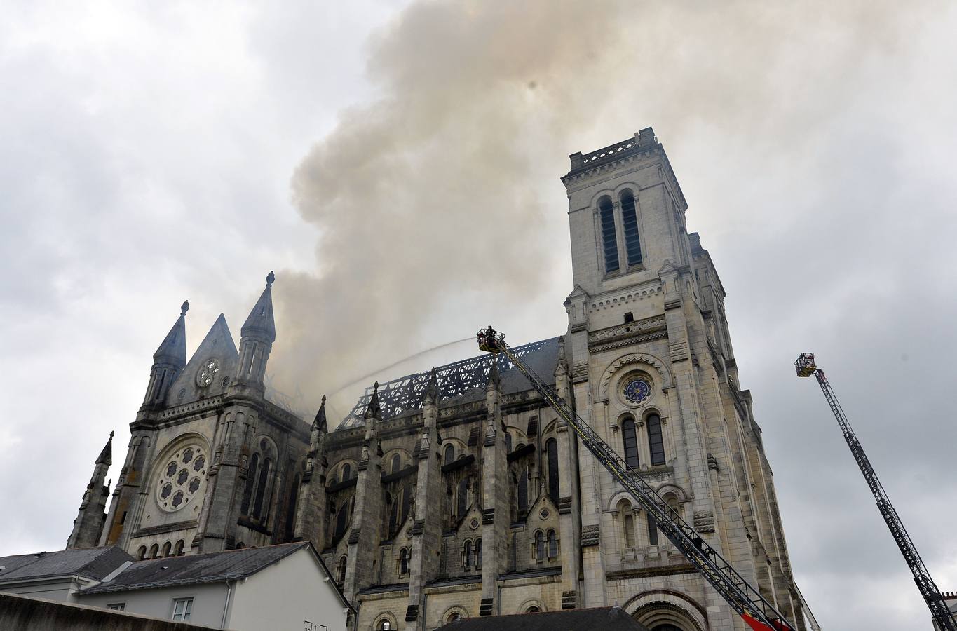 Un incendio destruyó en Nantes parte de una basílica del siglo XIX