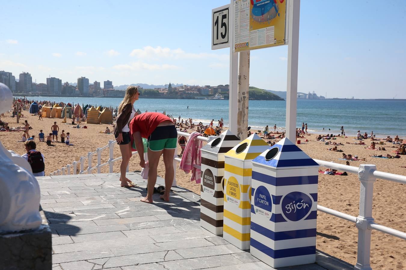 Día de sol y playa en Gijón