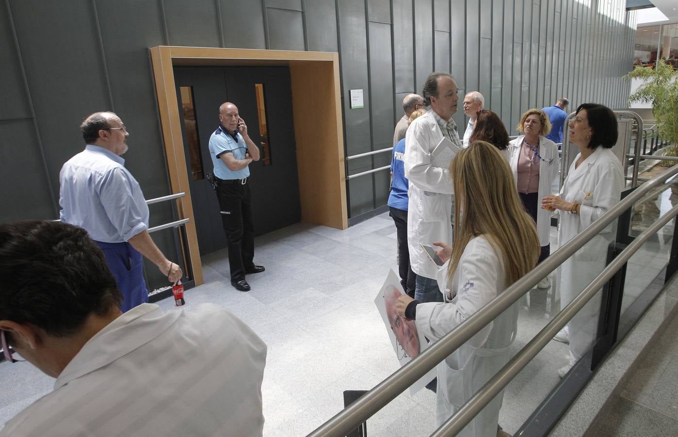 Aniversario del HUCA con protestas