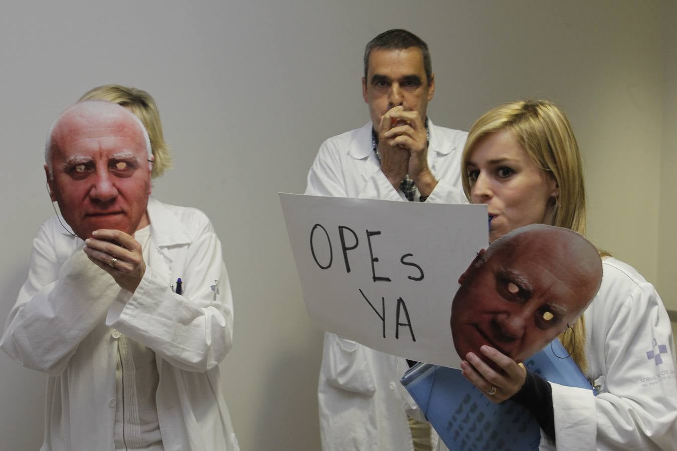 Aniversario del HUCA con protestas