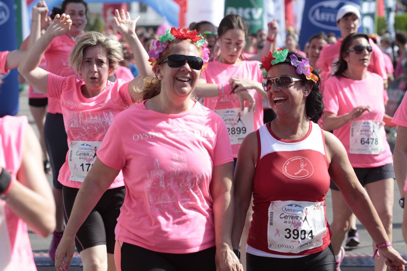 Las mejores imágenes de la Carrera de la Mujer en Gijón
