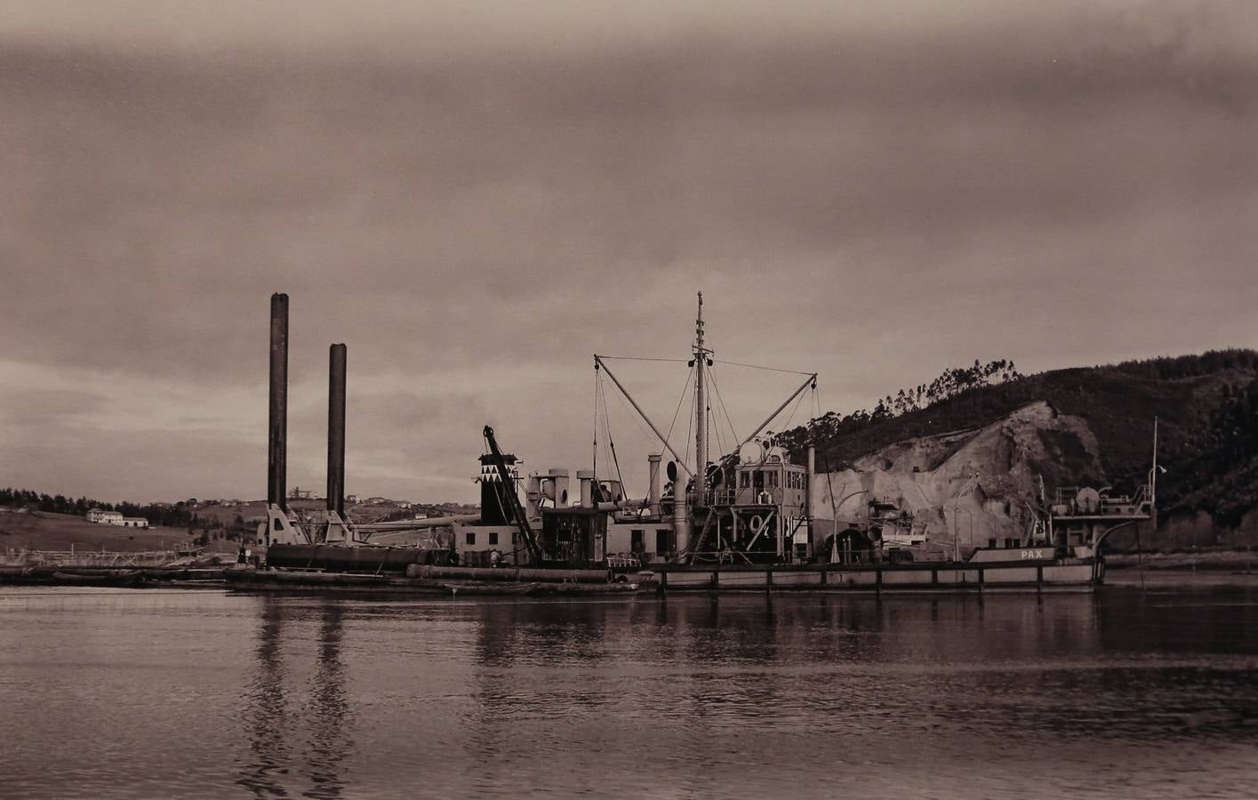 El hoy y el ayer del puerto de Avilés