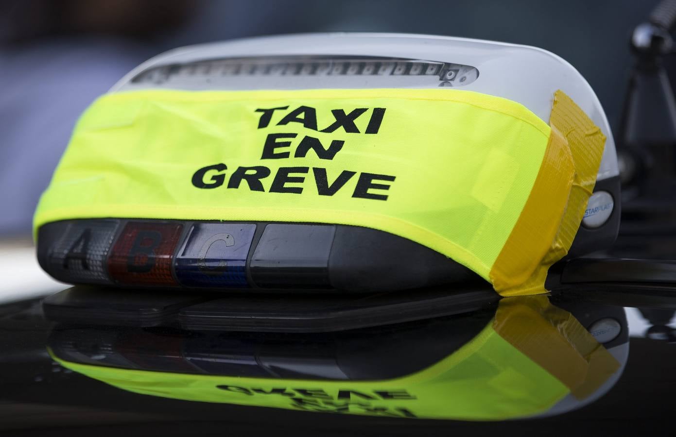 Los taxistas franceses, en pie de guerra contra Uber