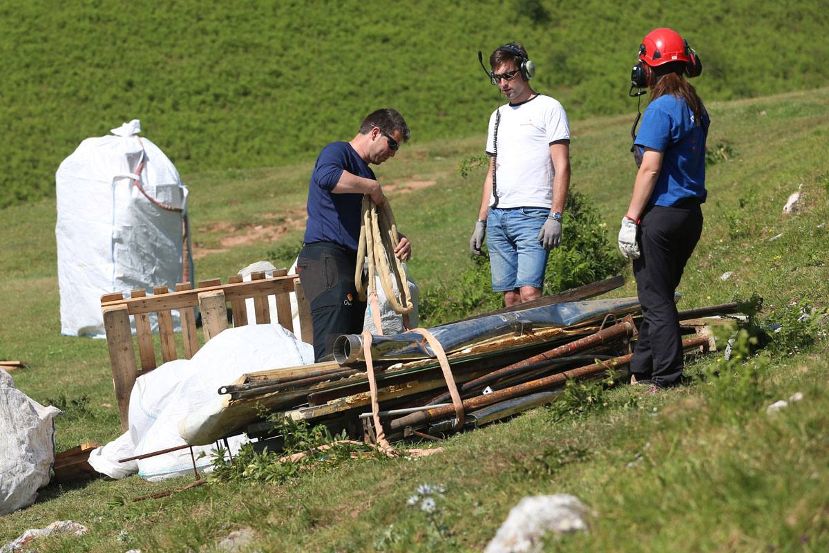 Así suben los víveres al refugio del Urriellu