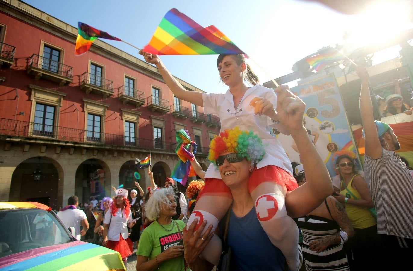 El &#039;Orgullín del Norte&#039; desfila por las calles de Gijón