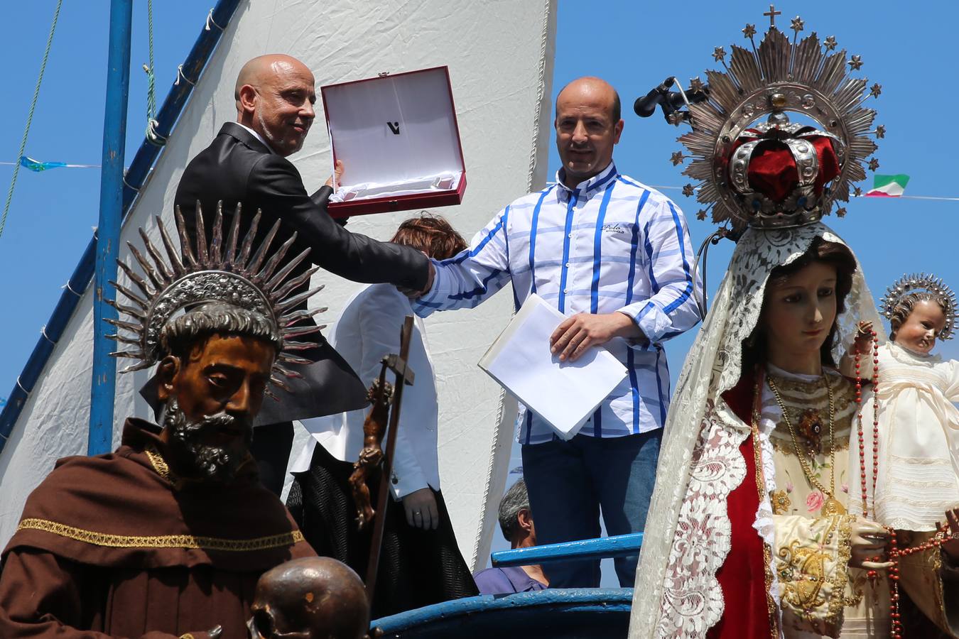 Lleno total en Cudillero para escuchar el sermón de L&#039;Amuravela