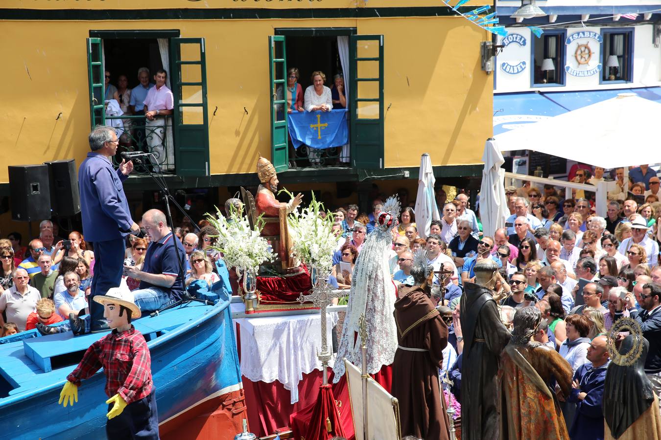 Lleno total en Cudillero para escuchar el sermón de L&#039;Amuravela
