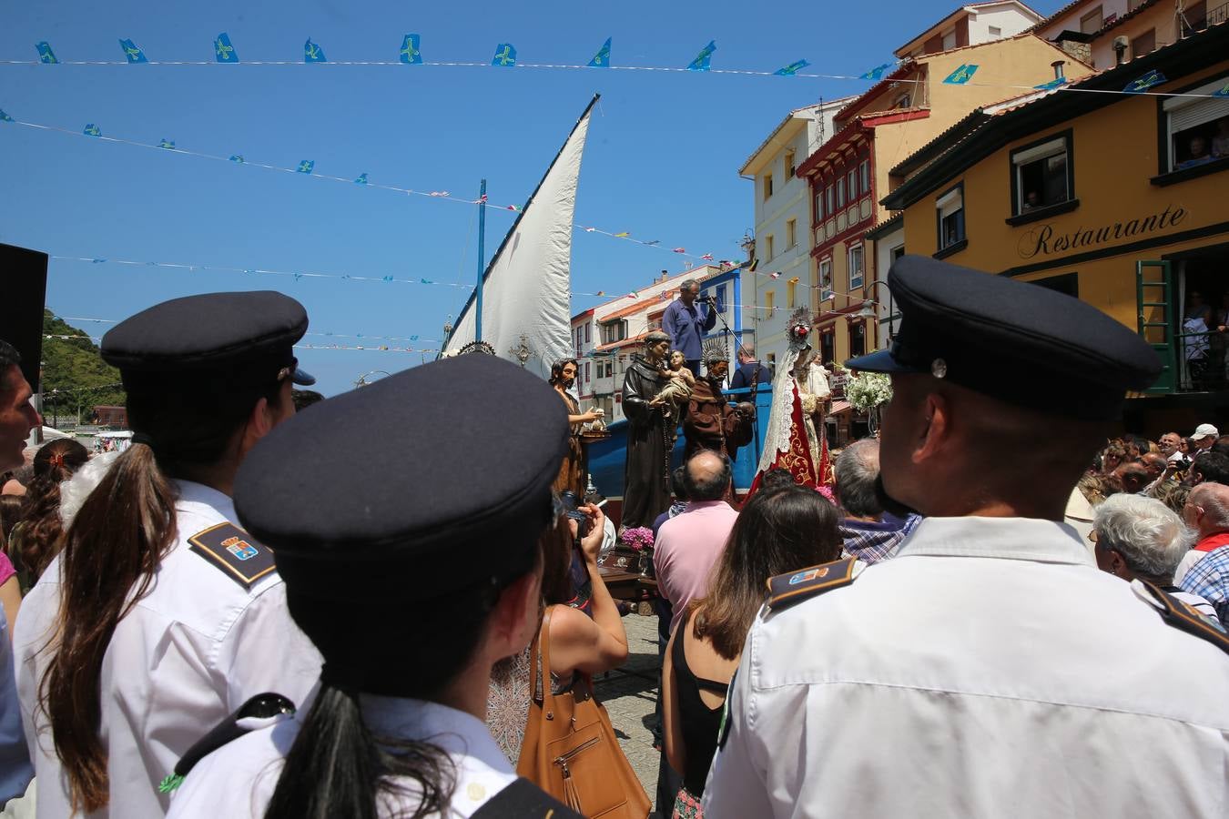 Lleno total en Cudillero para escuchar el sermón de L&#039;Amuravela