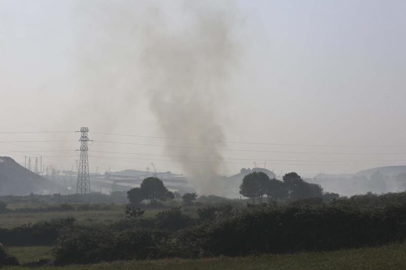 Incendio en Avilés cerca de las instalaciones de Alcoa