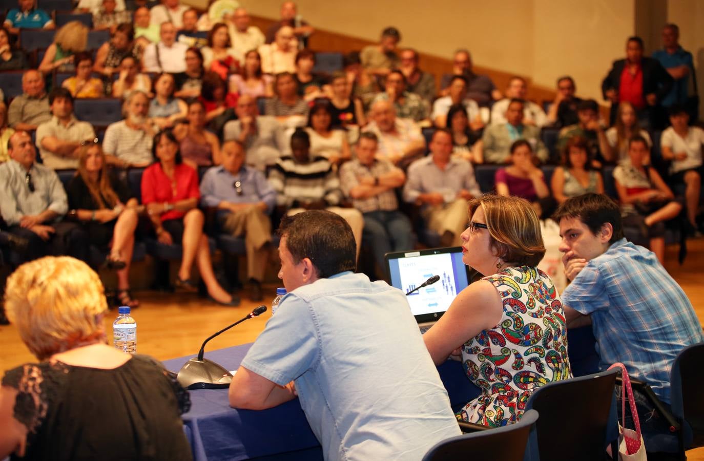 Ana Taboada se reúne con el movimiento asociativo de Oviedo