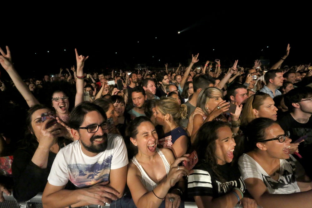 Gijón vibra con el rock de Lenny Kravitz