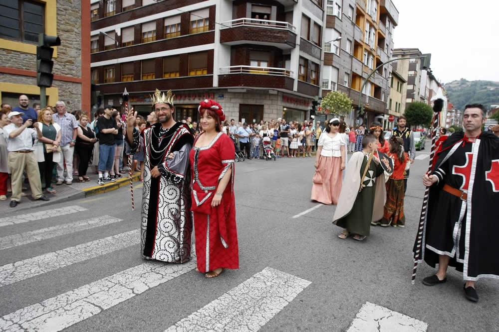Desfile del medievo en El Entrego