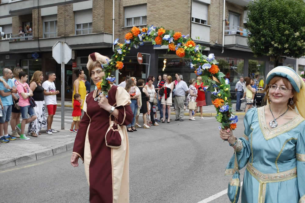 Desfile del medievo en El Entrego