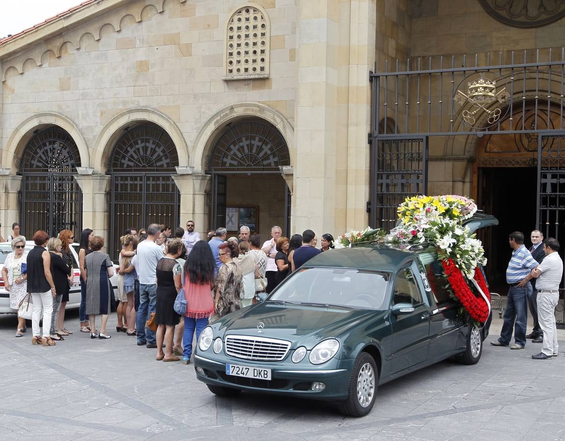 Dolor y rabia en el funeral de Sonia Mitre