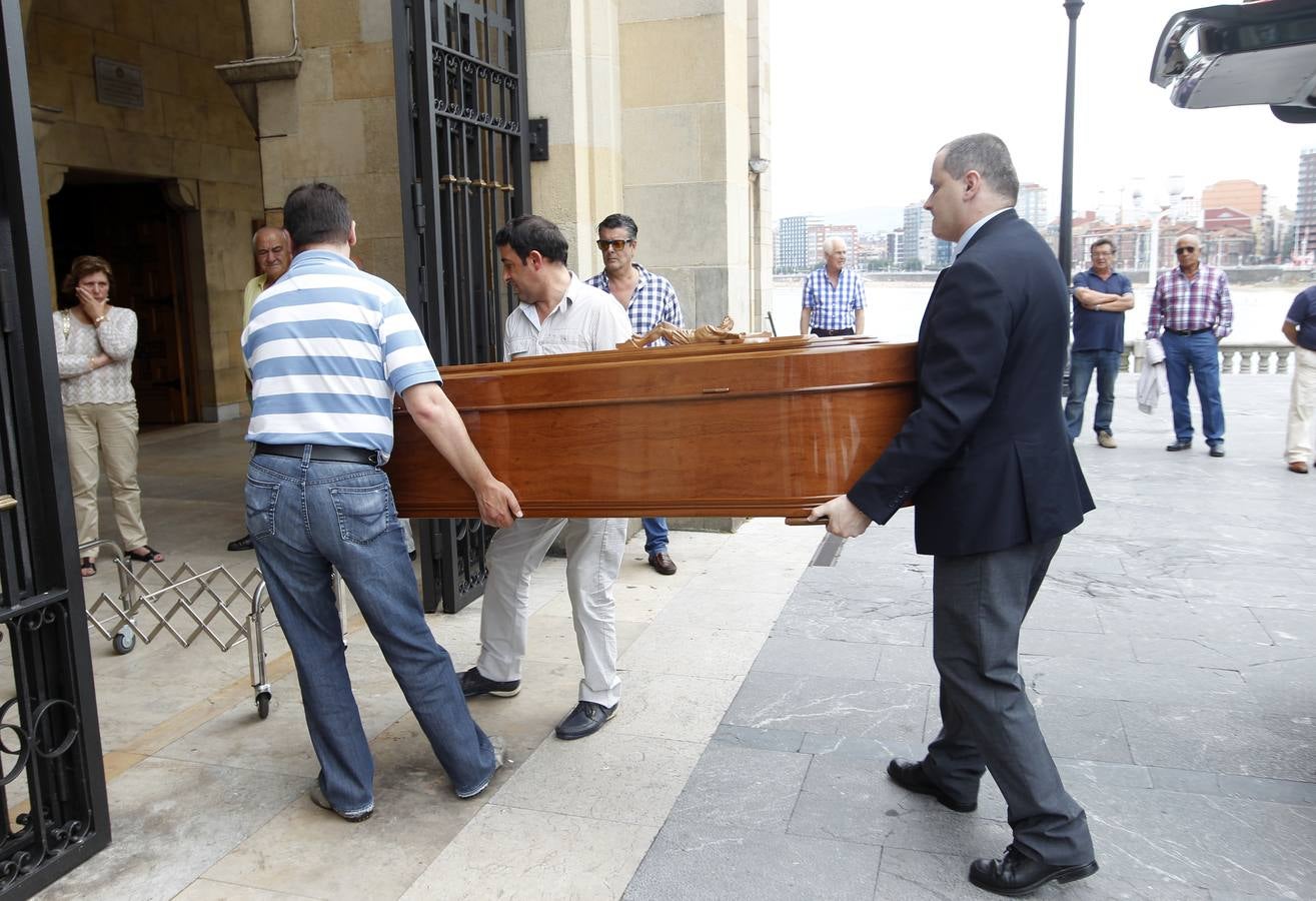 Dolor y rabia en el funeral de Sonia Mitre