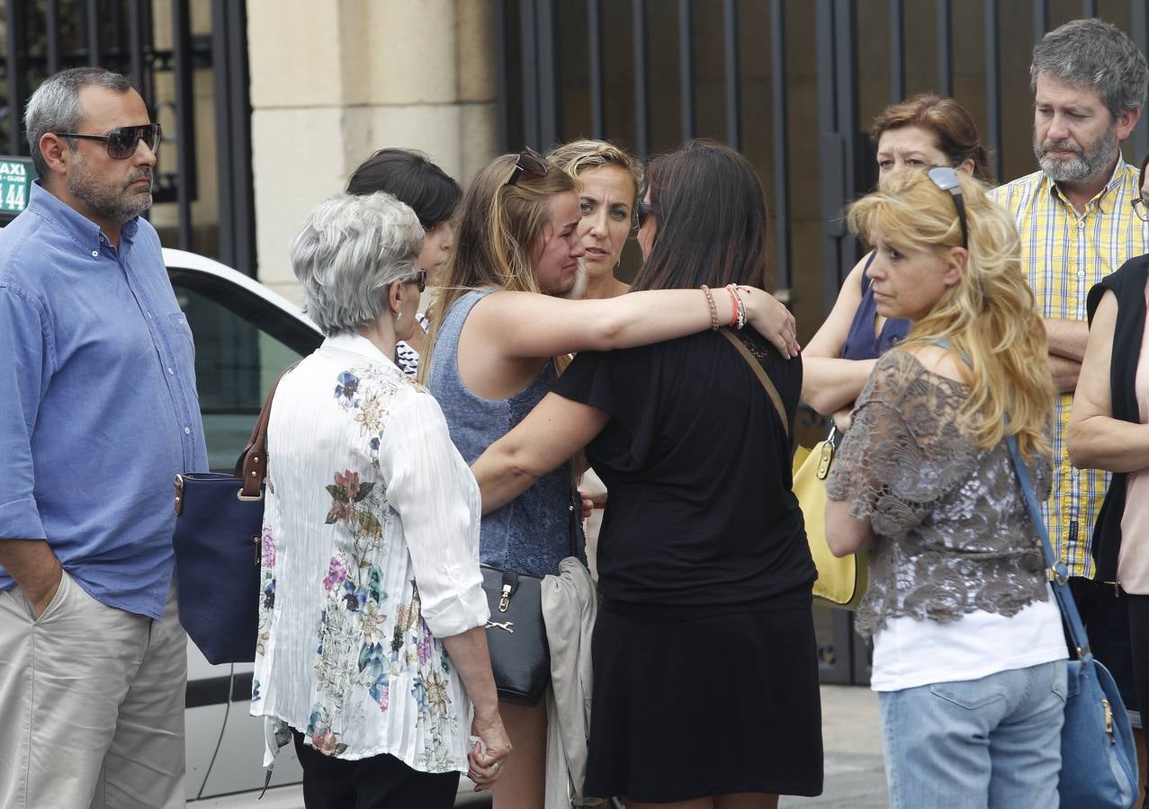 Dolor y rabia en el funeral de Sonia Mitre