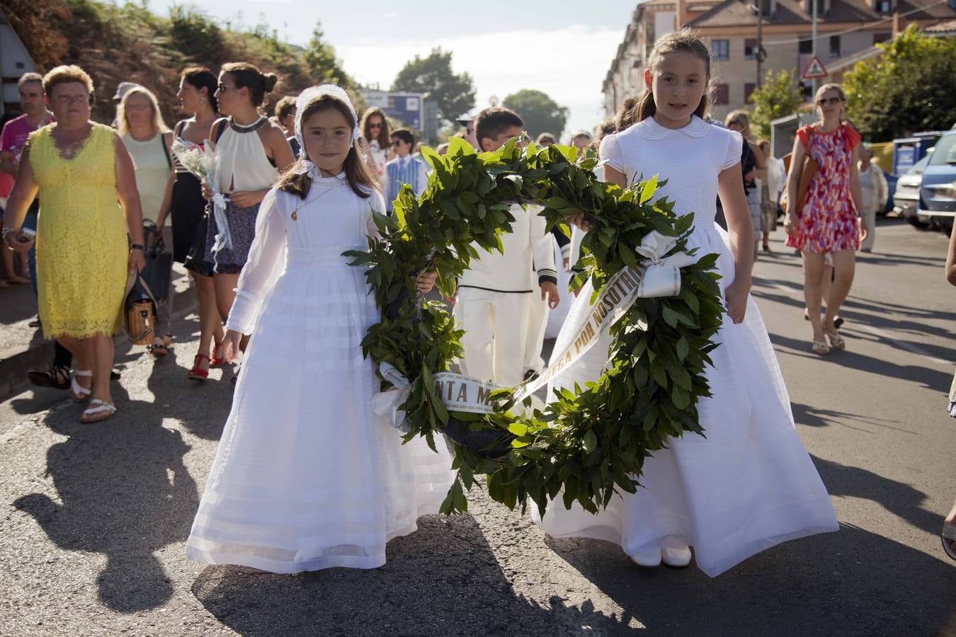 Lastres se vuelca con la celebración del Carmen