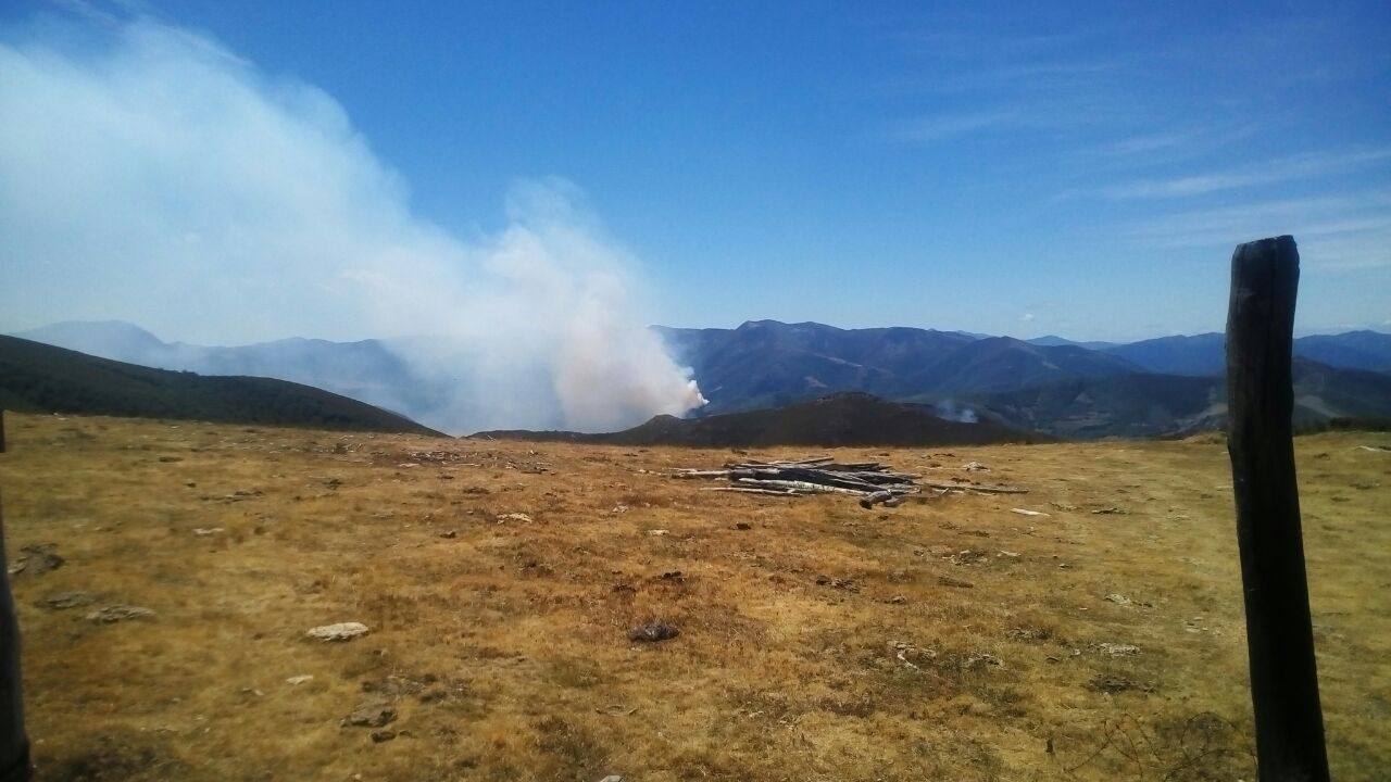 La amenaza del fuego en Tineo