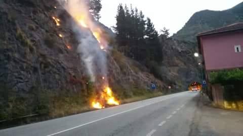 La amenaza del fuego en Tineo