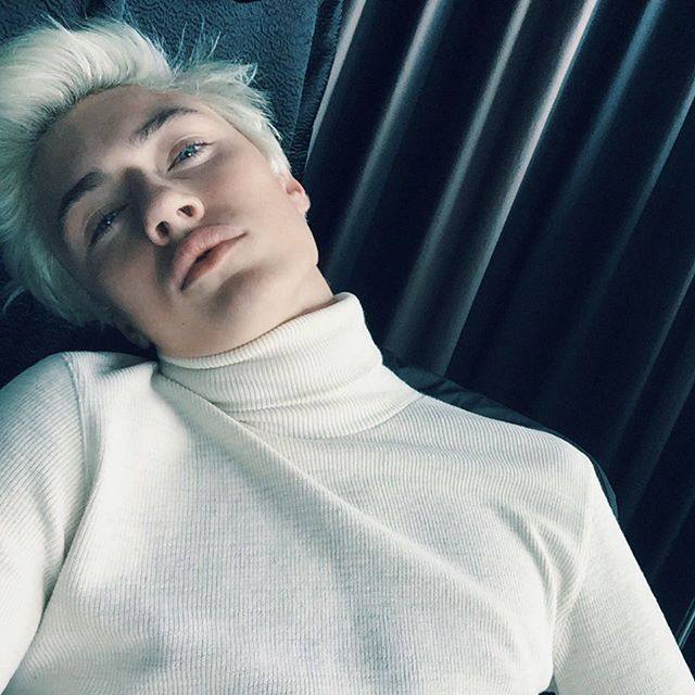 Lucky Blue Smith, el joven de 17 años que arrasa en las pasarelas y las redes sociales