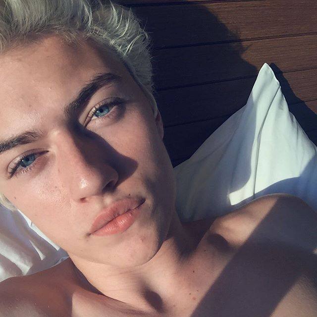Lucky Blue Smith, el joven de 17 años que arrasa en las pasarelas y las redes sociales