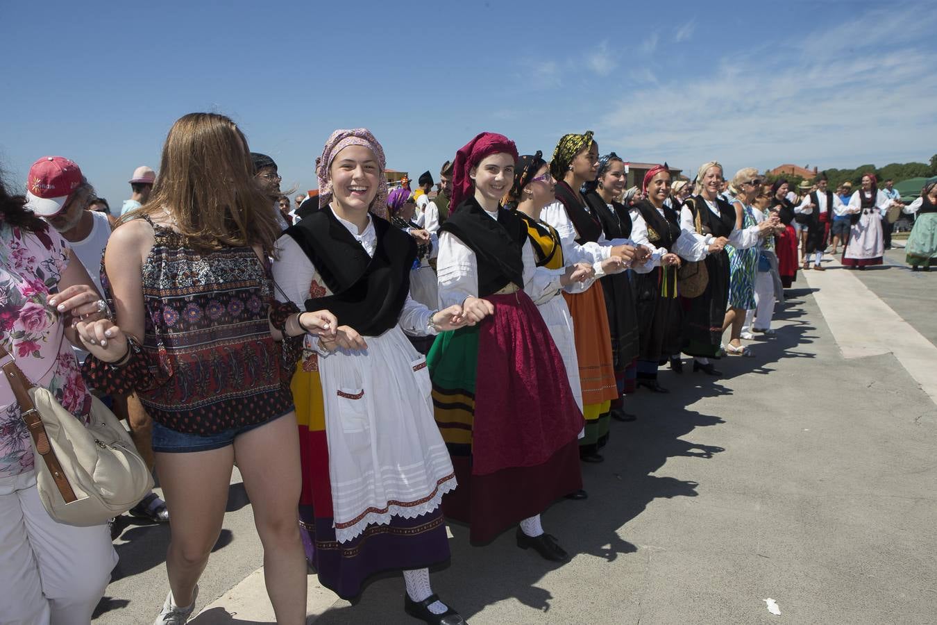 ¿Estuvista en la Jira al Cerro de Gijón? ¡Búscate!