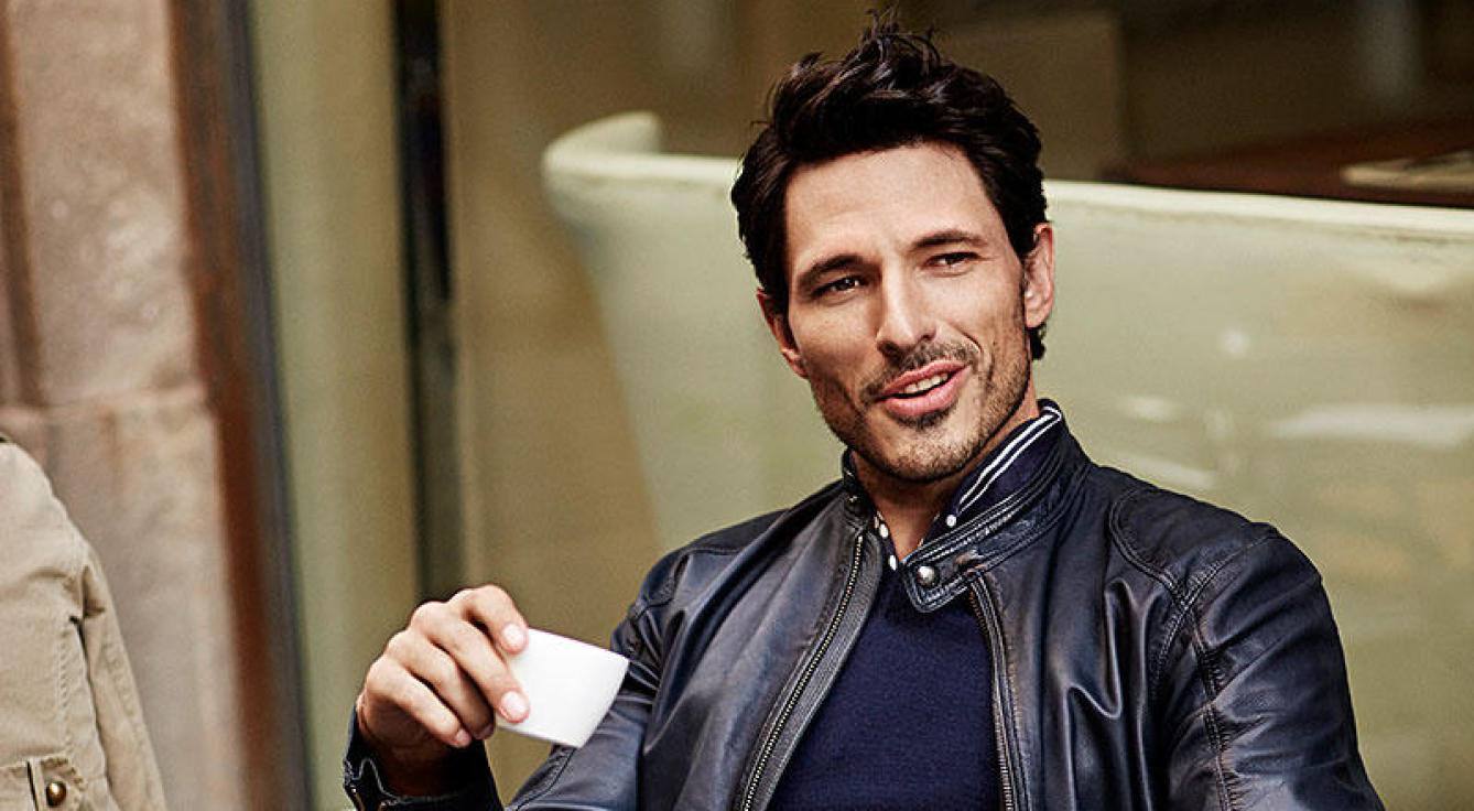 2. Andrés Velencoso. El modelo y actor de Tossa del Mar, es conocido por sus campañas publicitarias para Chanel Allure Homme, Luois Vuitton, entre otras. El catalán de 37 años tiene una relación sentimental con la actriz Úrsula Corberó.