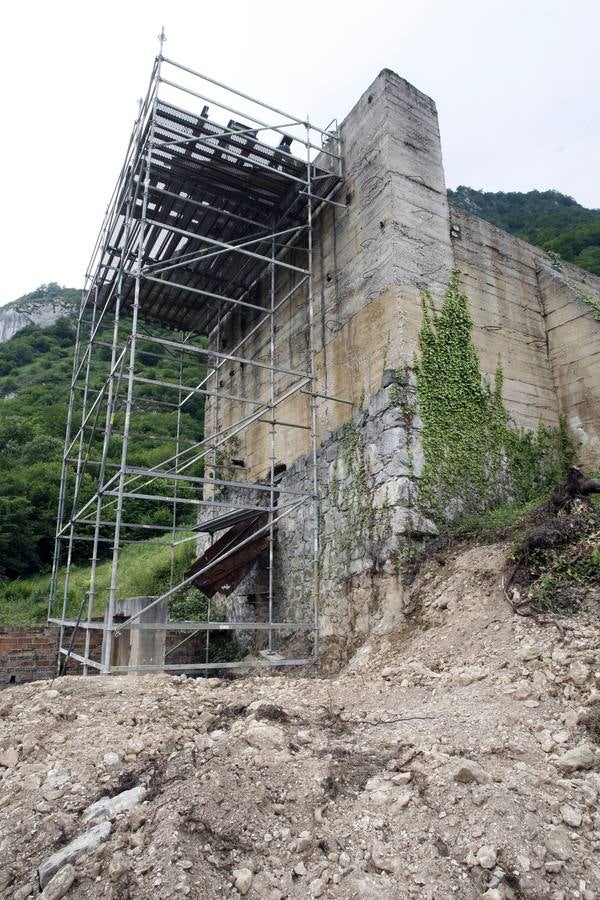 Riosa construye un mirador sobre las antiguas tolvas de las minas de Texeo