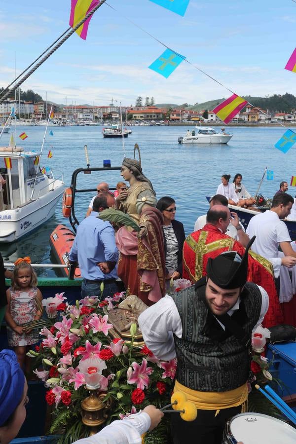 Multitudinaria procesión marinera en Ribadesella