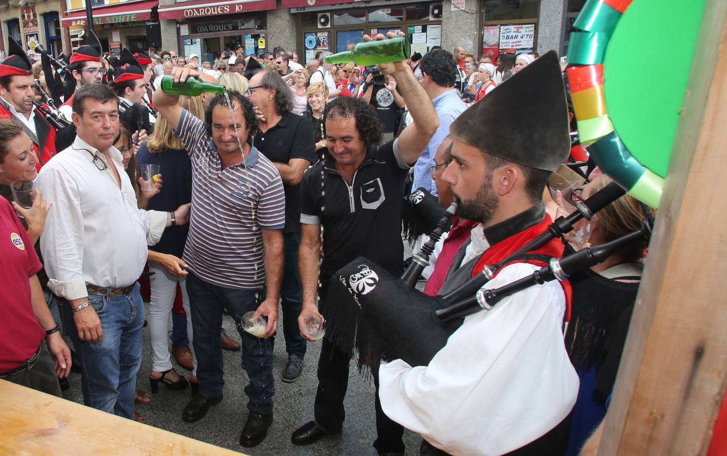 La Fiesta de la Sidra Natural de Gijón cierra entre multitudes