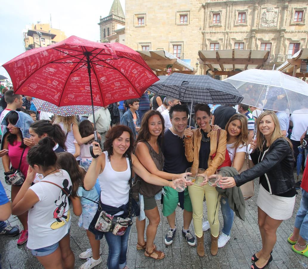 La Fiesta de la Sidra Natural de Gijón cierra entre multitudes