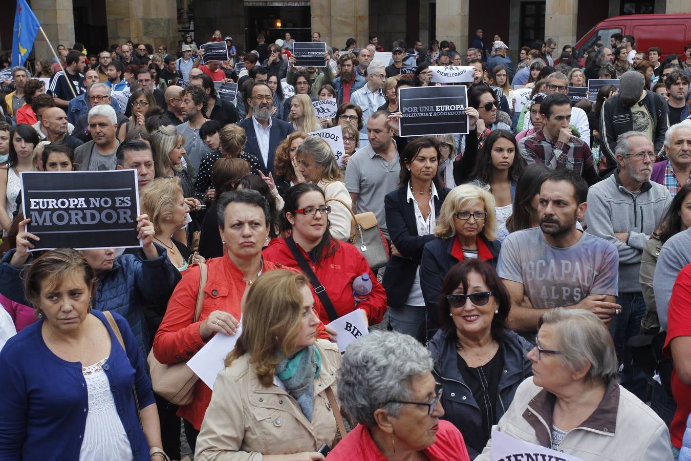 Cientos de personas piden en Gijón acoger a refugiados