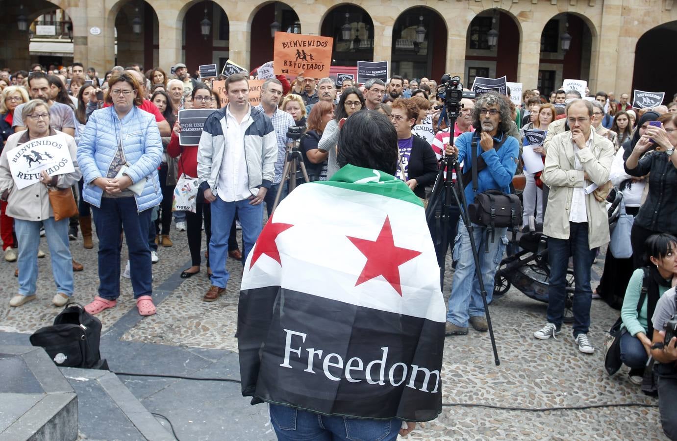 Cientos de personas piden en Gijón acoger a refugiados