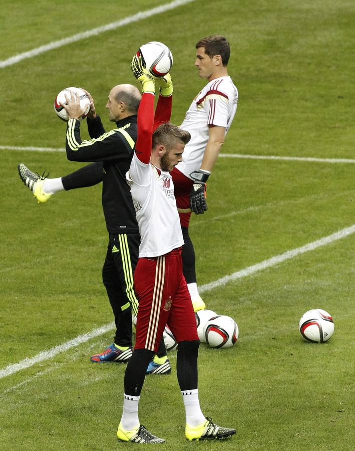 Baño de multitudes de &#039;La Roja&#039; en el Tartiere