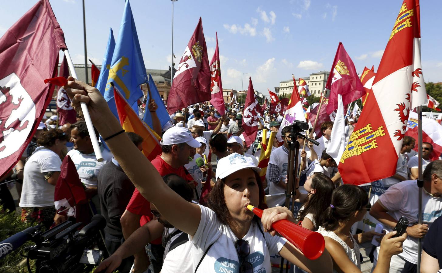 Marcha blanca por el futuro del sector lácteo