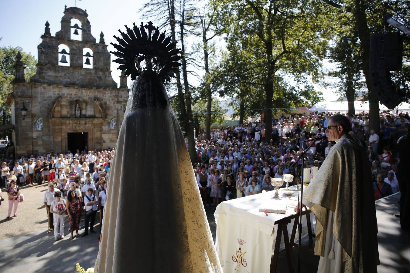 Multitudinaria romería de la Virgen de El Carbayu