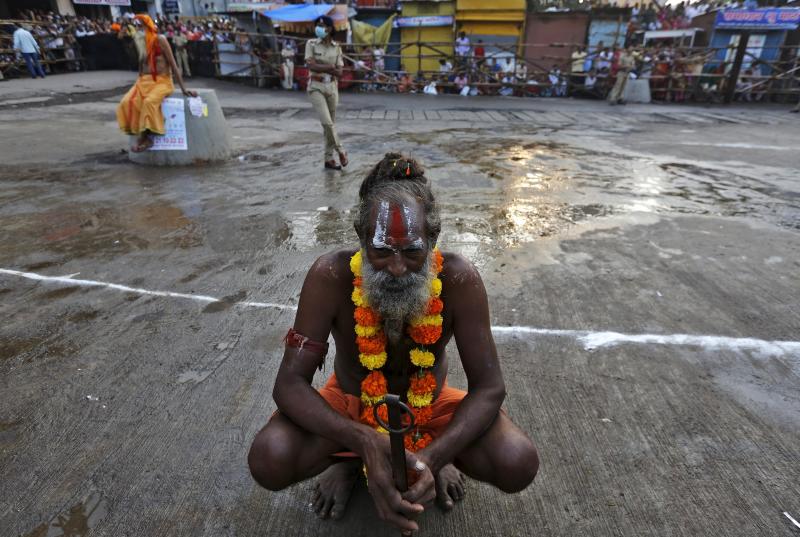 La fiesta de la purificación de los cuerpos en India