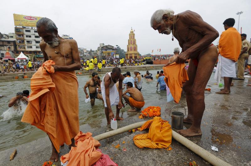 La fiesta de la purificación de los cuerpos en India