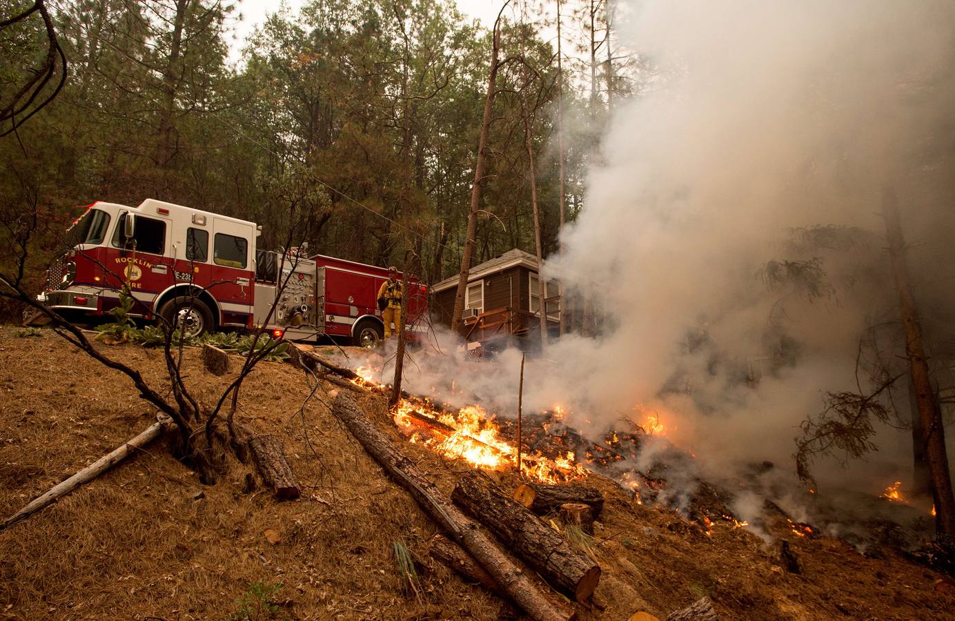Cientos de casas de California arrasadas por un incendio