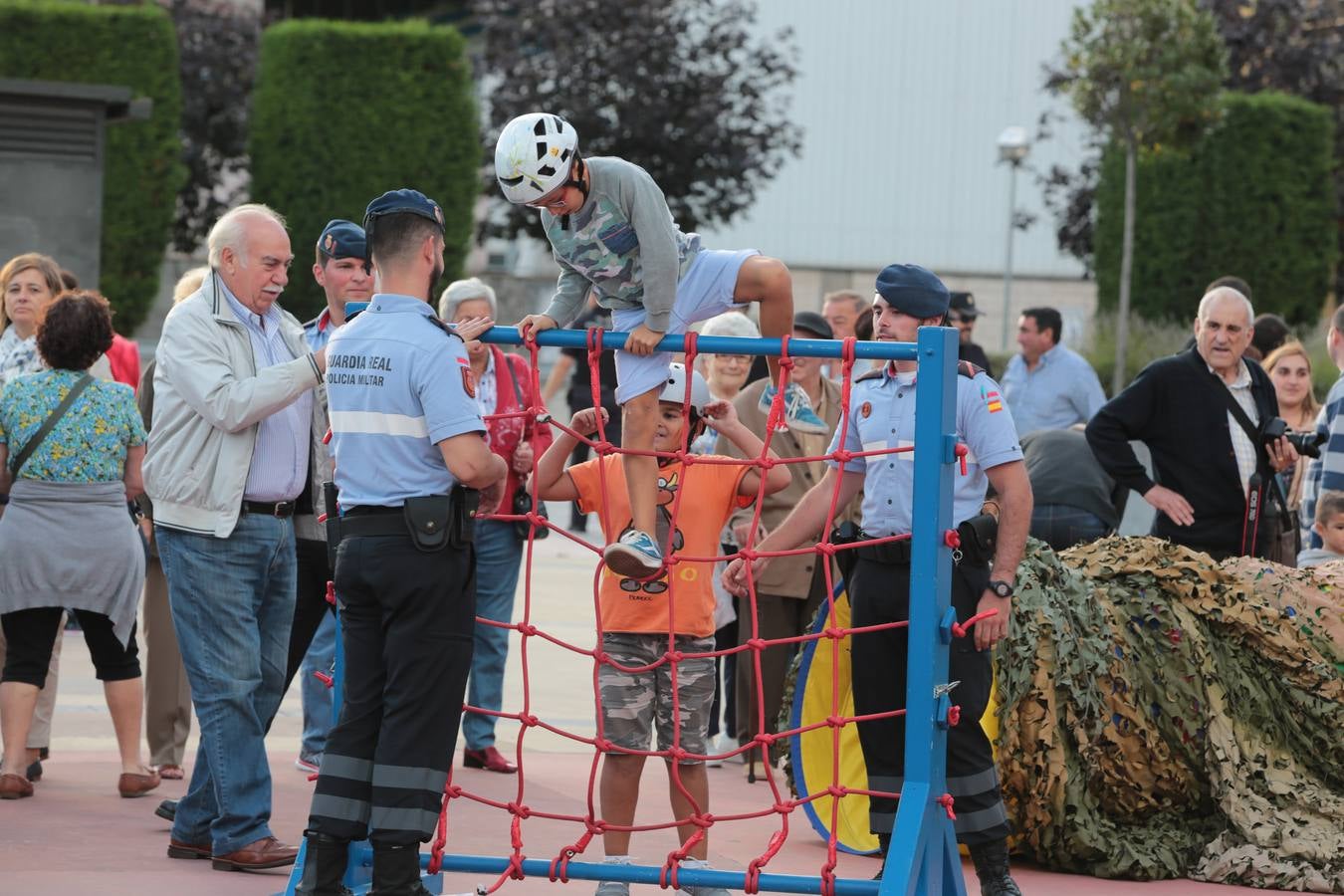 Exhibición de la Guardia Real en Avilés