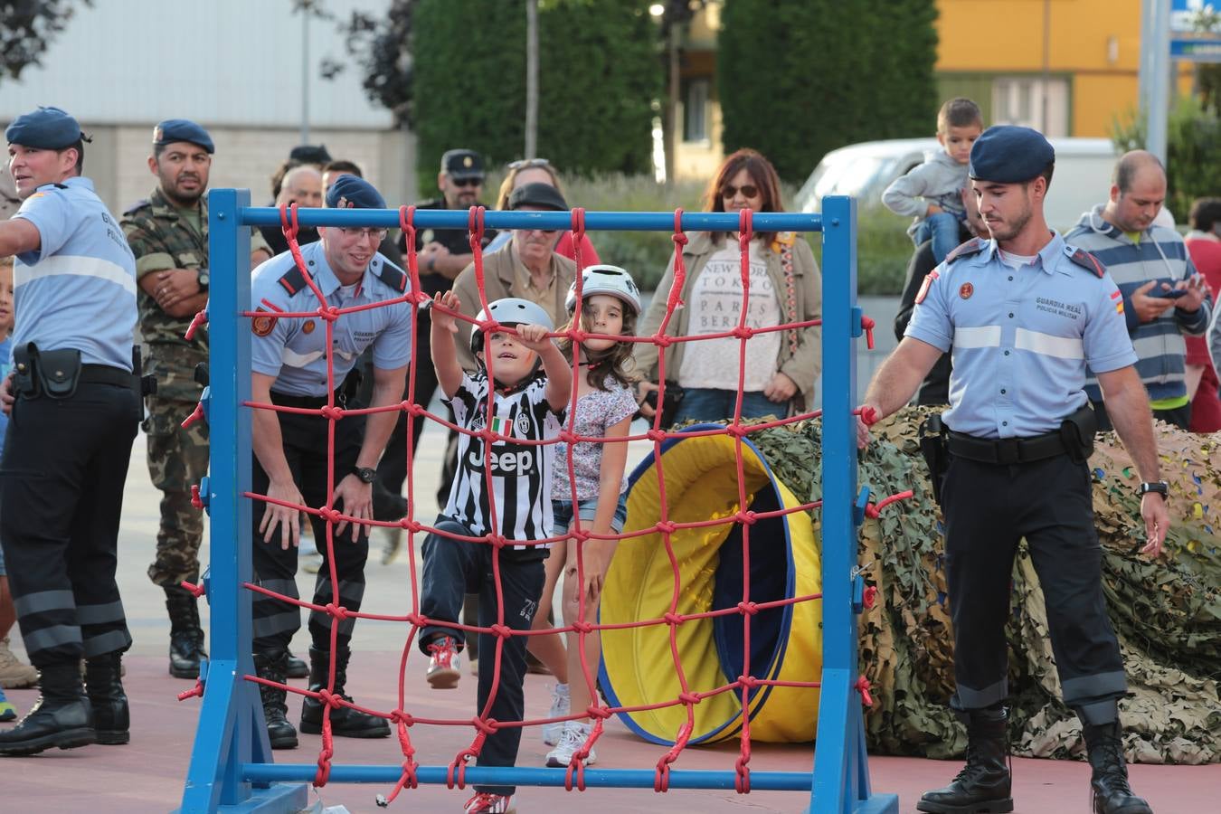 Exhibición de la Guardia Real en Avilés