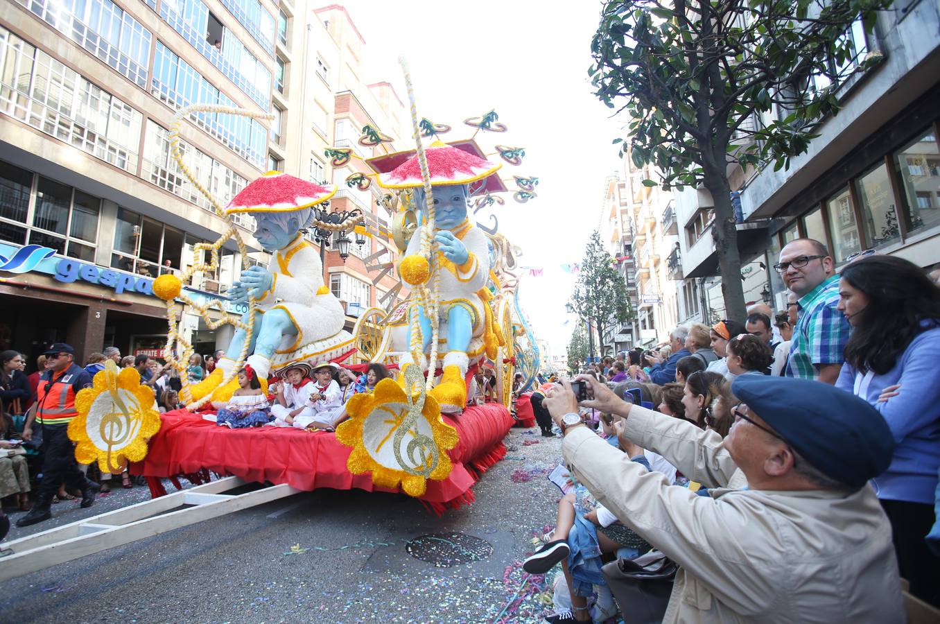 Desfile del Día de América en Aturias