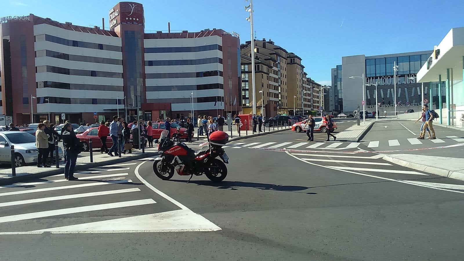 Aviso de bomba en el Palacio de Justicia gijonés
