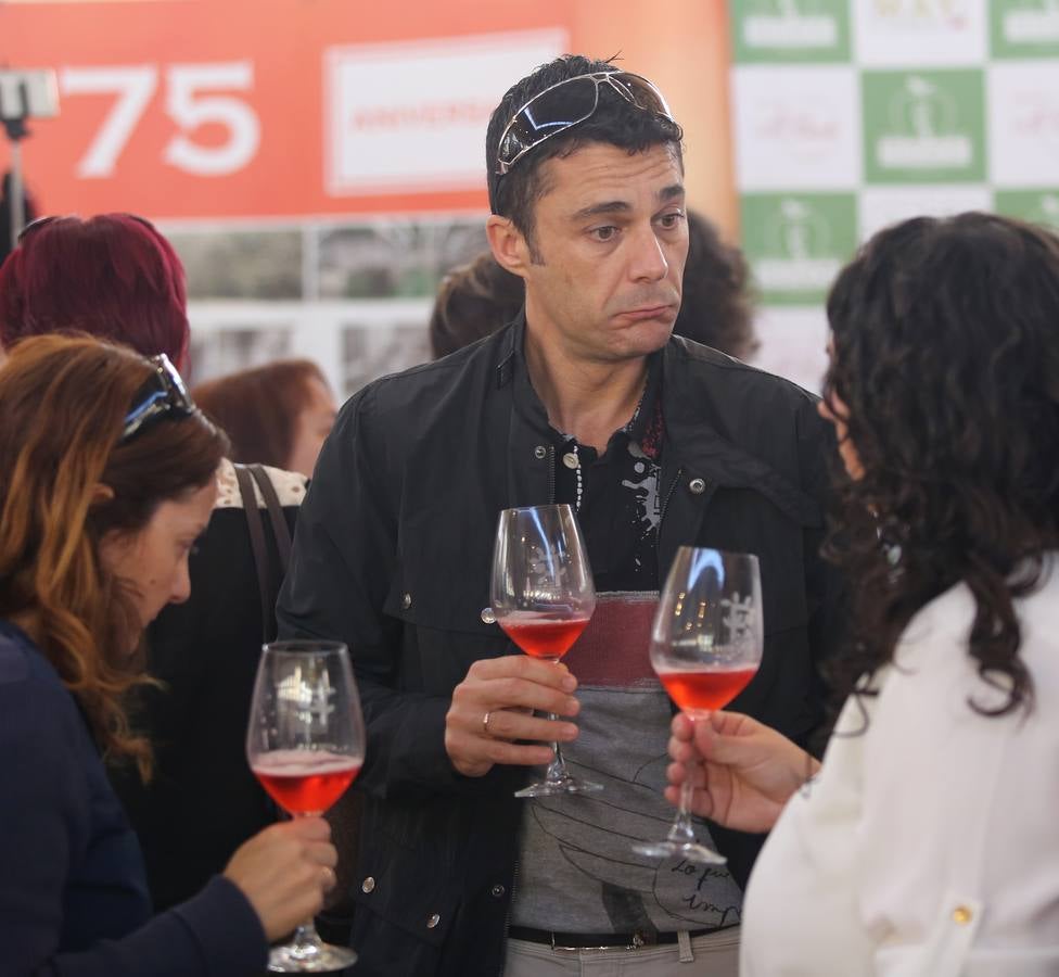 Nacho y Esther Manzano defienden el sabor asturiano en el Festival de la Manzana de Villaviciosa